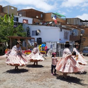El derecho a la ciudad  En el momento constituyente, mujeres migrantes construyendo la primera ciudad latinoamericana de Chile