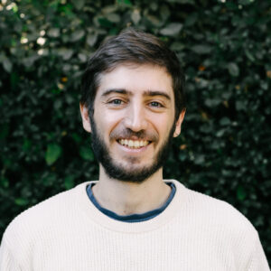 Entrevista a Natan Waintrub: «Si los espacios tienen colores, infraestructura que invita al juego y diversidad de elementos que estimulen la imaginación, los NNA querrán recorrerlos. La ciudad tiene que ser un lugar que valga la pena caminar»