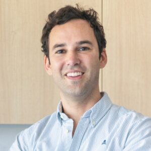 Entrevista a Lucas Galan: «Vivir bien no necesariamente implica irse cada vez más lejos, sino habitar mejor lo que ya existe»