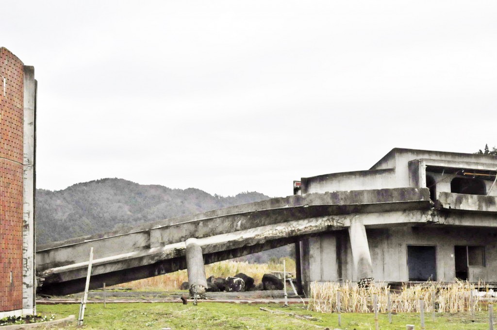 Imagen 4 | Vista exterior ruinas Escuela Básica de Okawa, Fuente: Autores